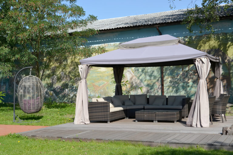 The Benefits Of Annex Matting When Camping